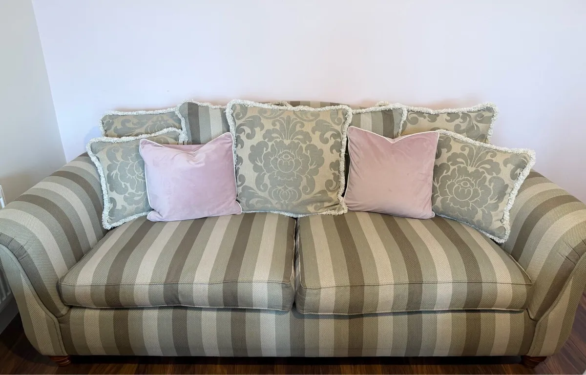 Bargain Suite 3,2,1 immaculate - Image 2