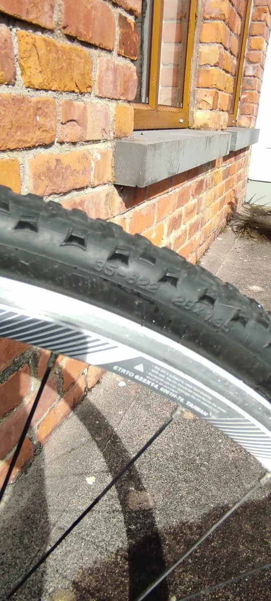 Road Bike - Image 4