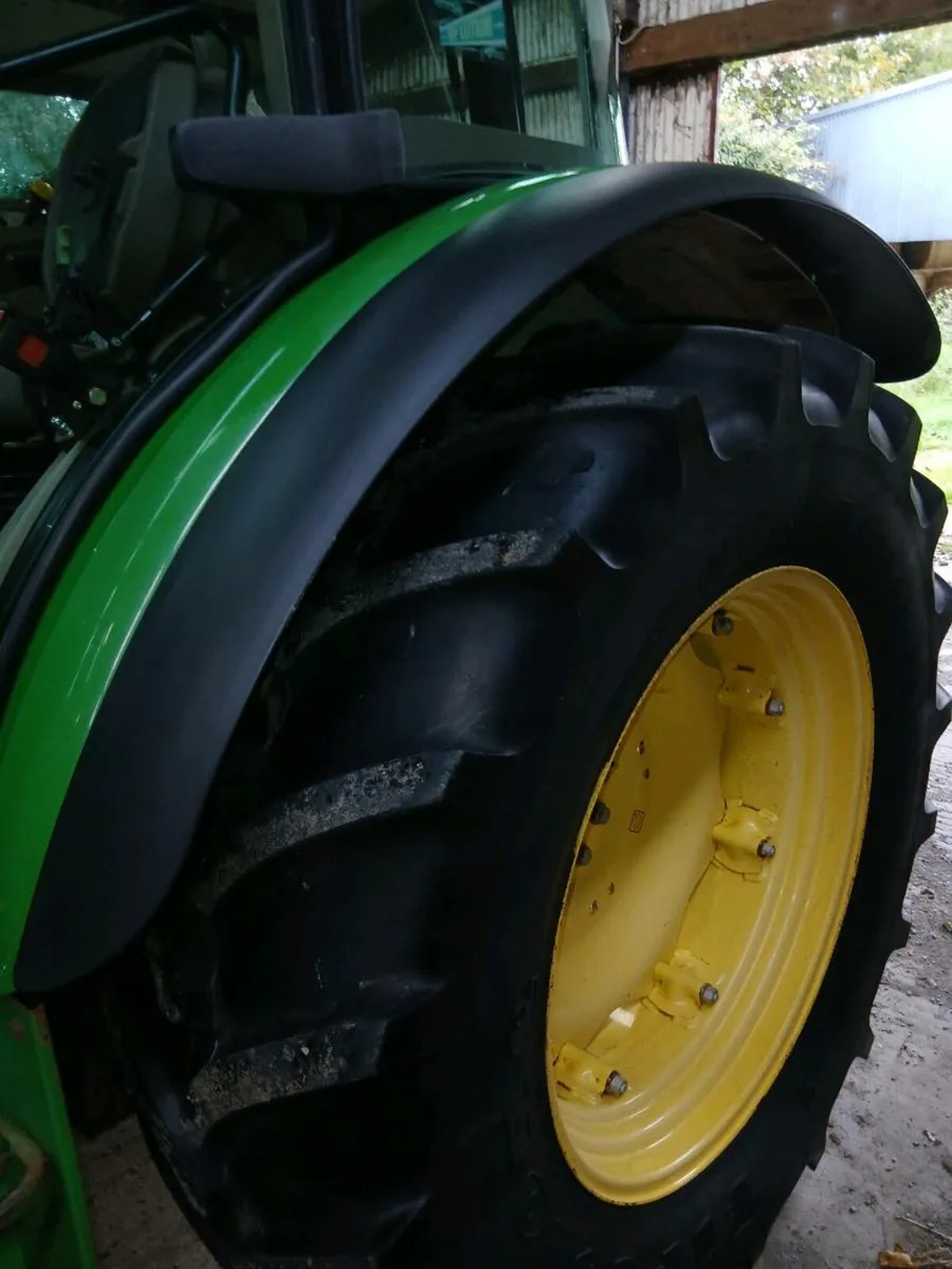 John Deere 5100m - Image 4