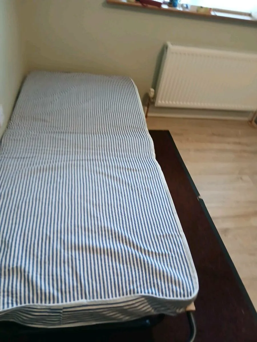 Fold away bed - Image 1