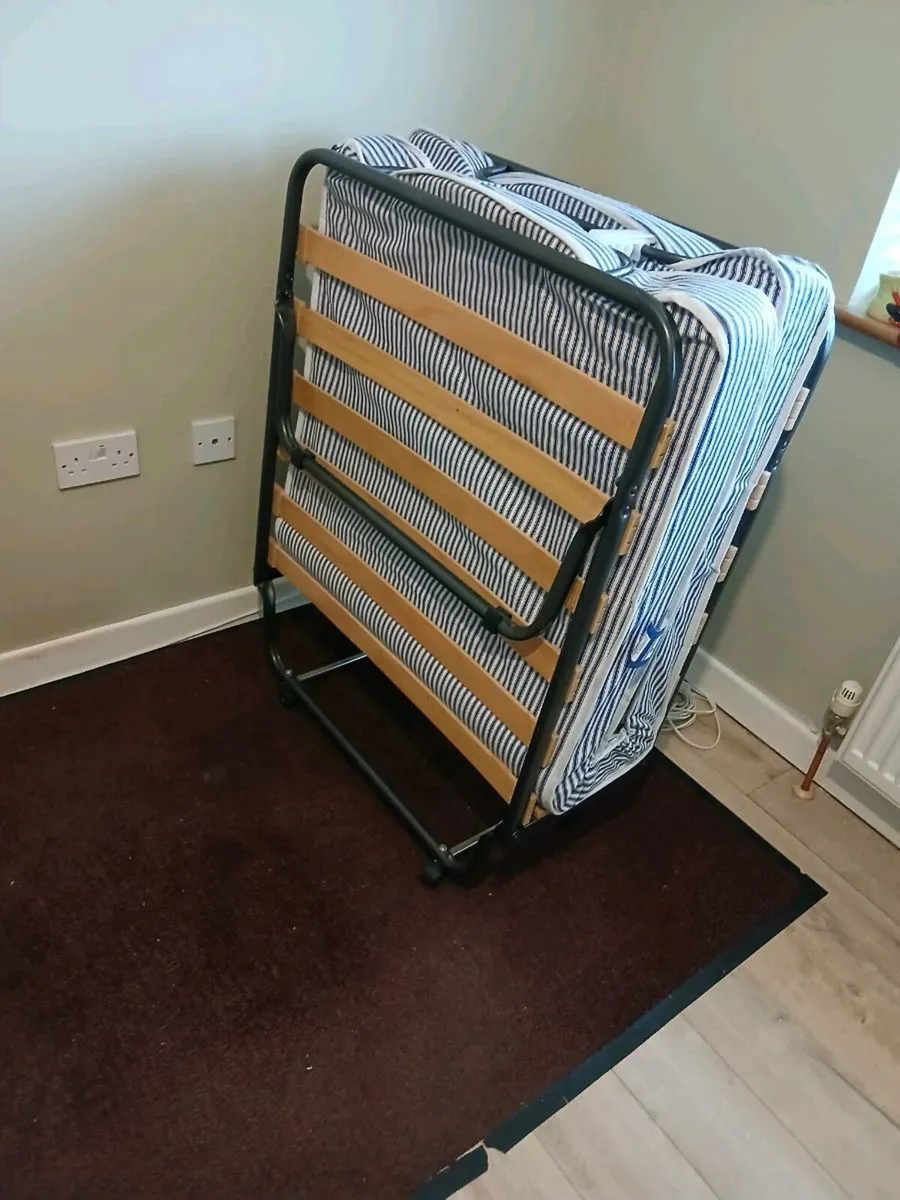 Fold away bed - Image 2