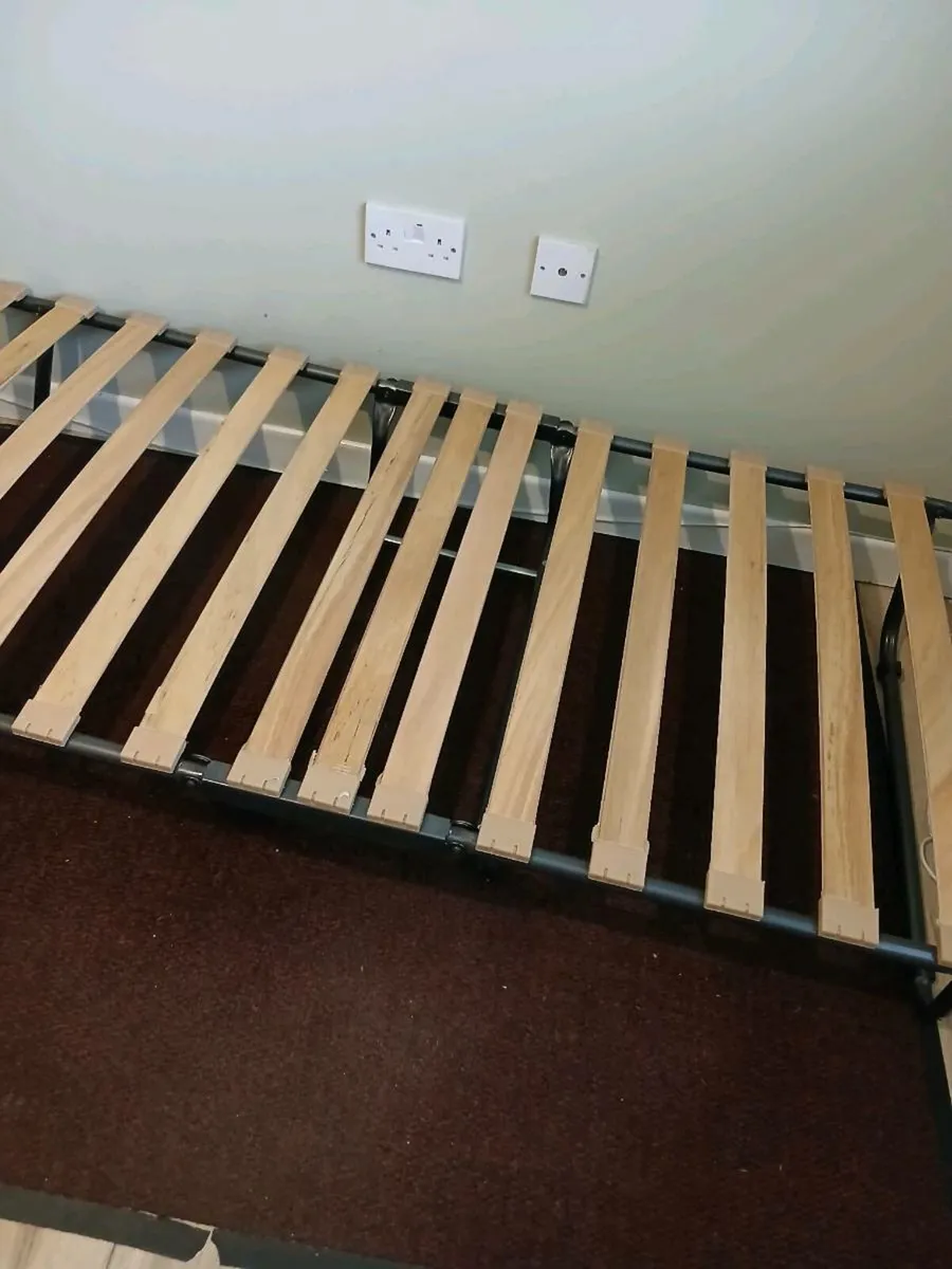 Fold away bed - Image 3