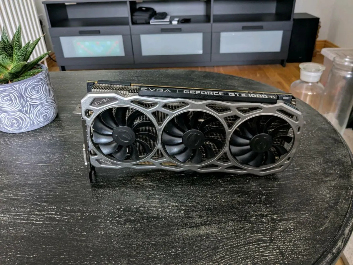 EVGA GeForce GTX 1080 Ti FTW3 - Image 1