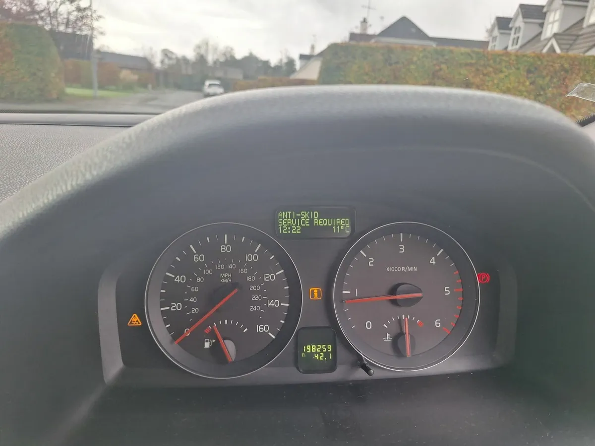 Volvo V50 2010 - Image 4