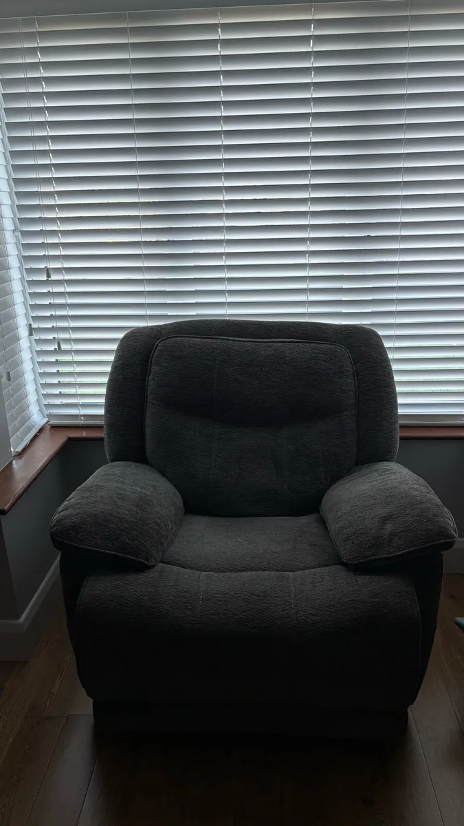 Recliner Couch Set - Image 3