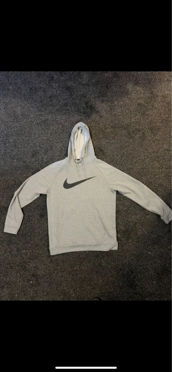 Nike hoody size medium - Image 1