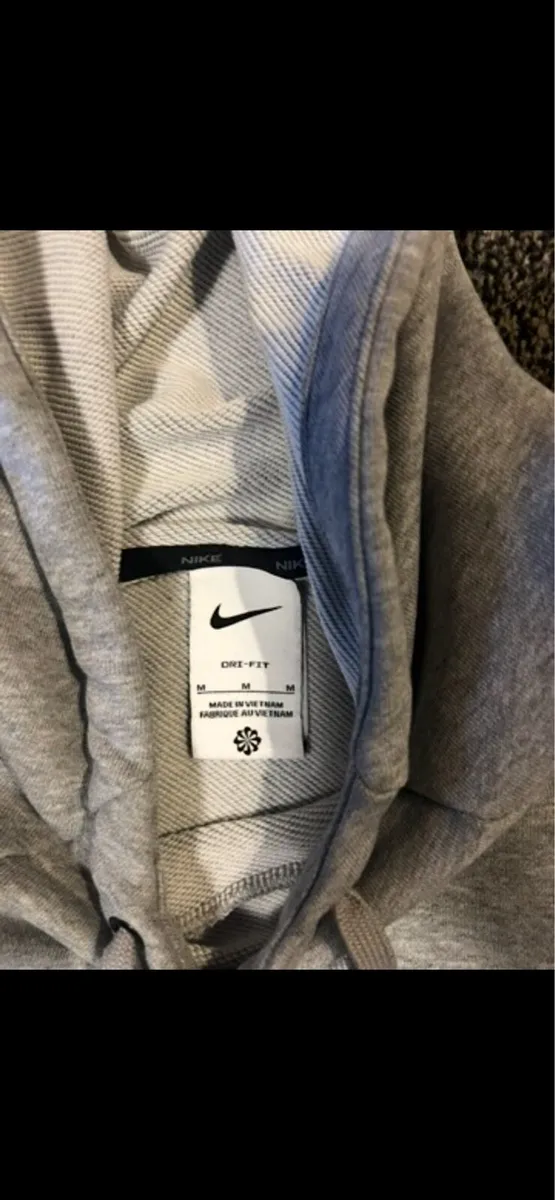 Nike hoody size medium - Image 2