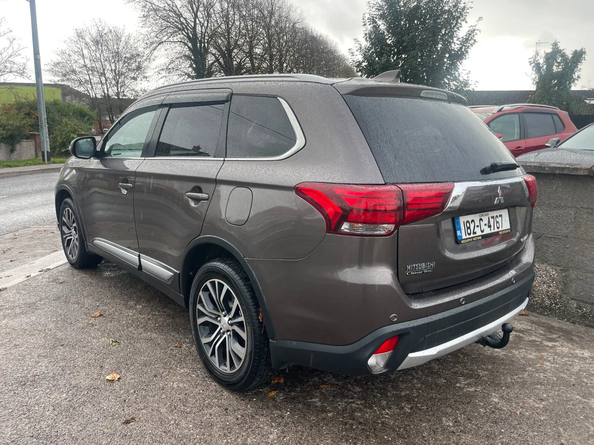 Mitsubishi Outlander 7 seats 4x4 - Image 2