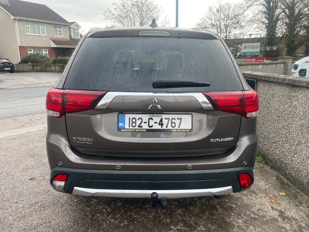 Mitsubishi Outlander 7 seats 4x4 - Image 3