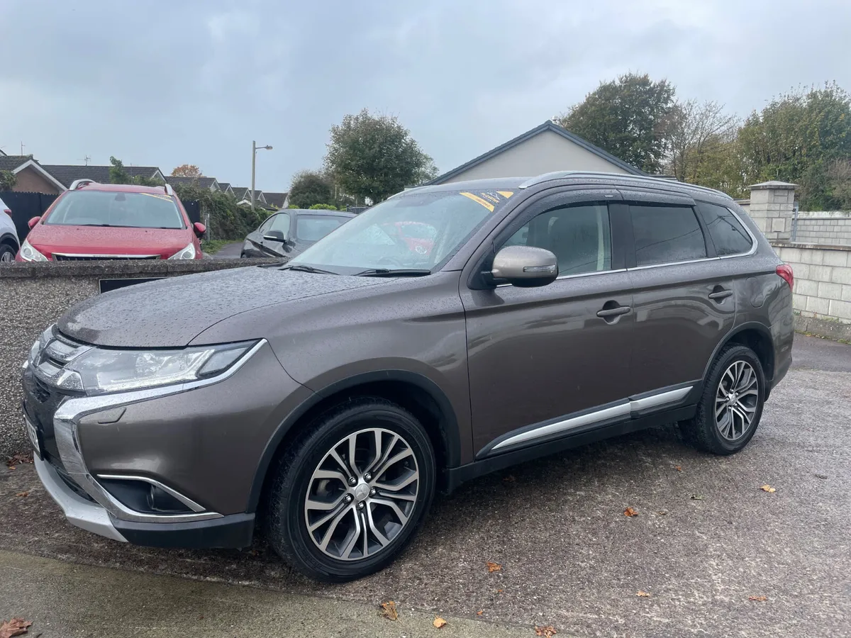 Mitsubishi Outlander 7 seats 4x4 - Image 1