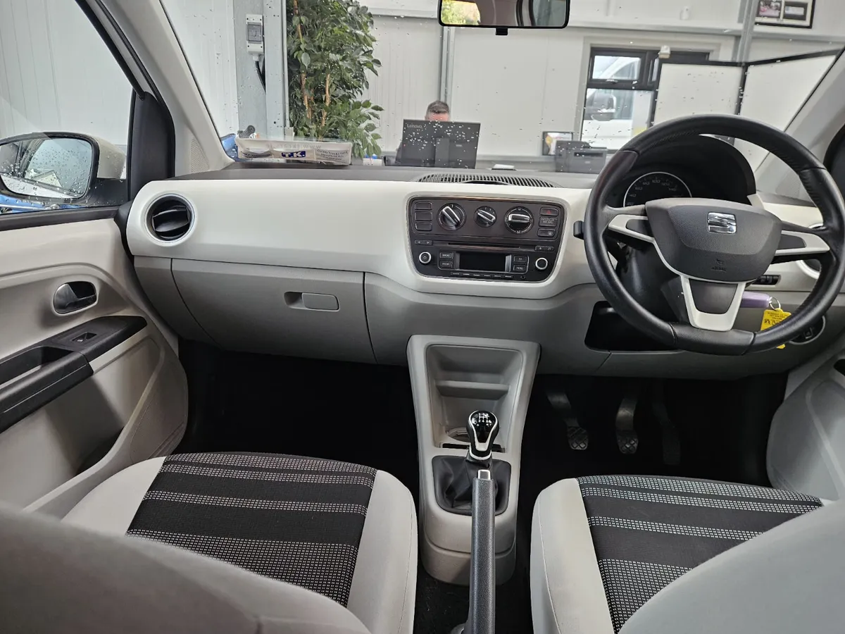 15 SEAT MII 1.0 PETROL - Image 4