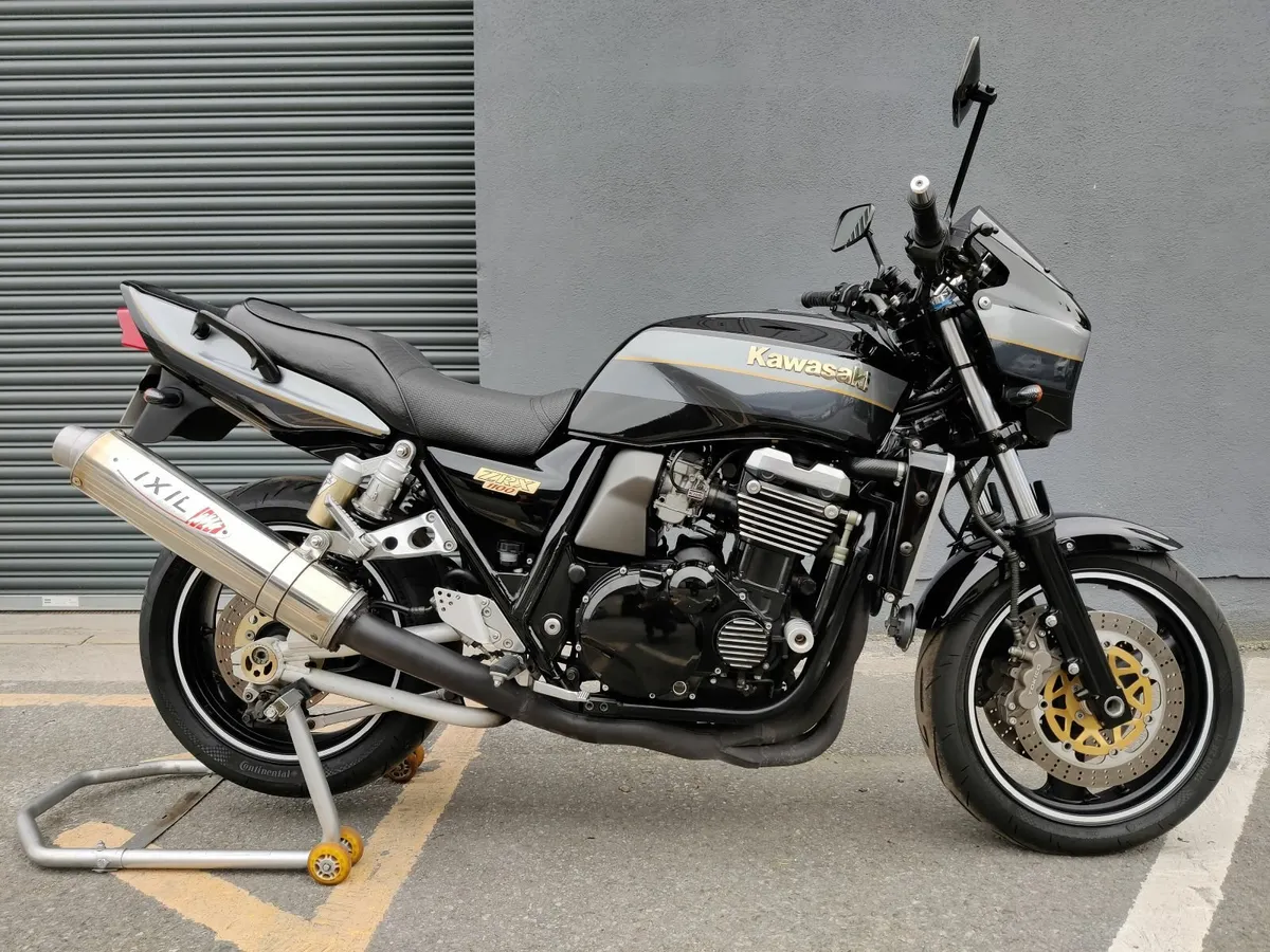 Kawasaki ZRX 1100  Mint Condition Muscle Bike - Image 2