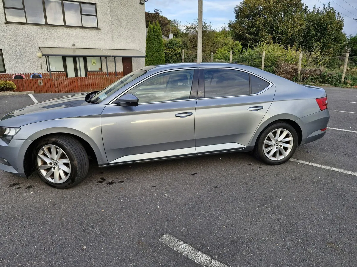 Skoda superb - Image 4