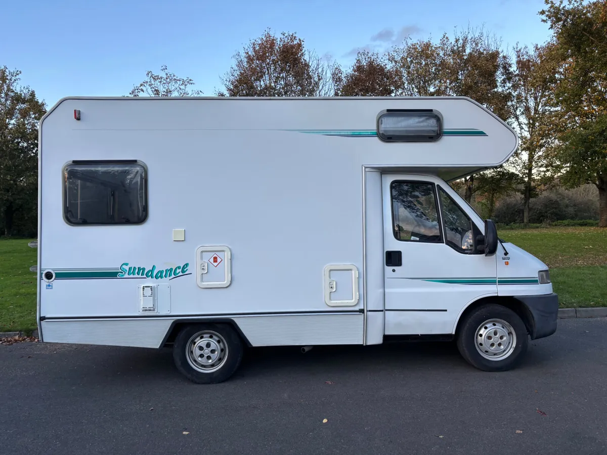 2000 SWIFT SUNDANCE 4 BERTH COMPACT RIGHT HAND DRI - Image 2