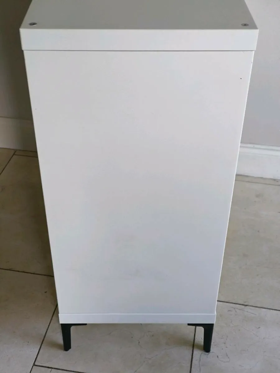 White IKEA Kallax 4 cube w / doors & boxes - Image 2