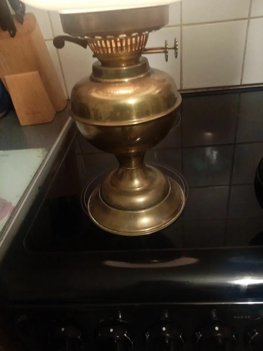 2  vintage Oil Lamps - Image 3