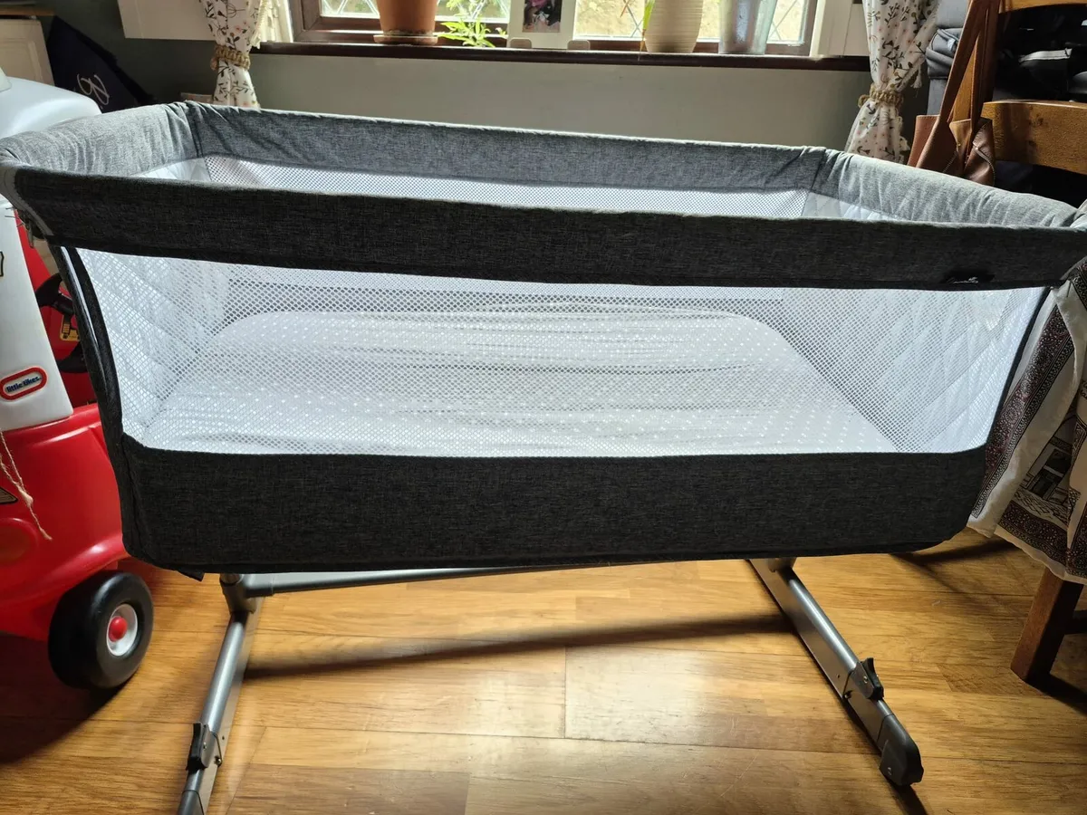 Co-sleeper - Image 2