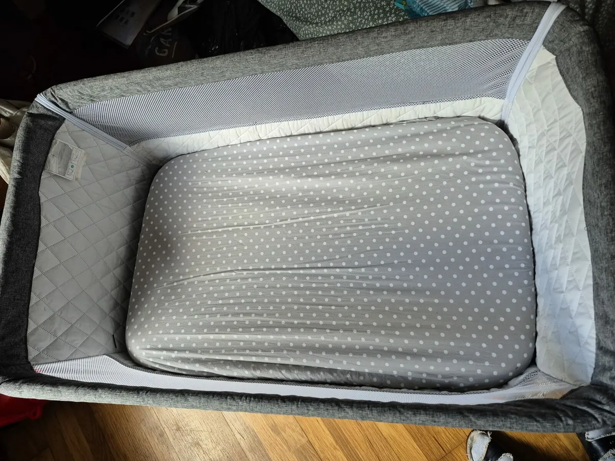 Co-sleeper - Image 3
