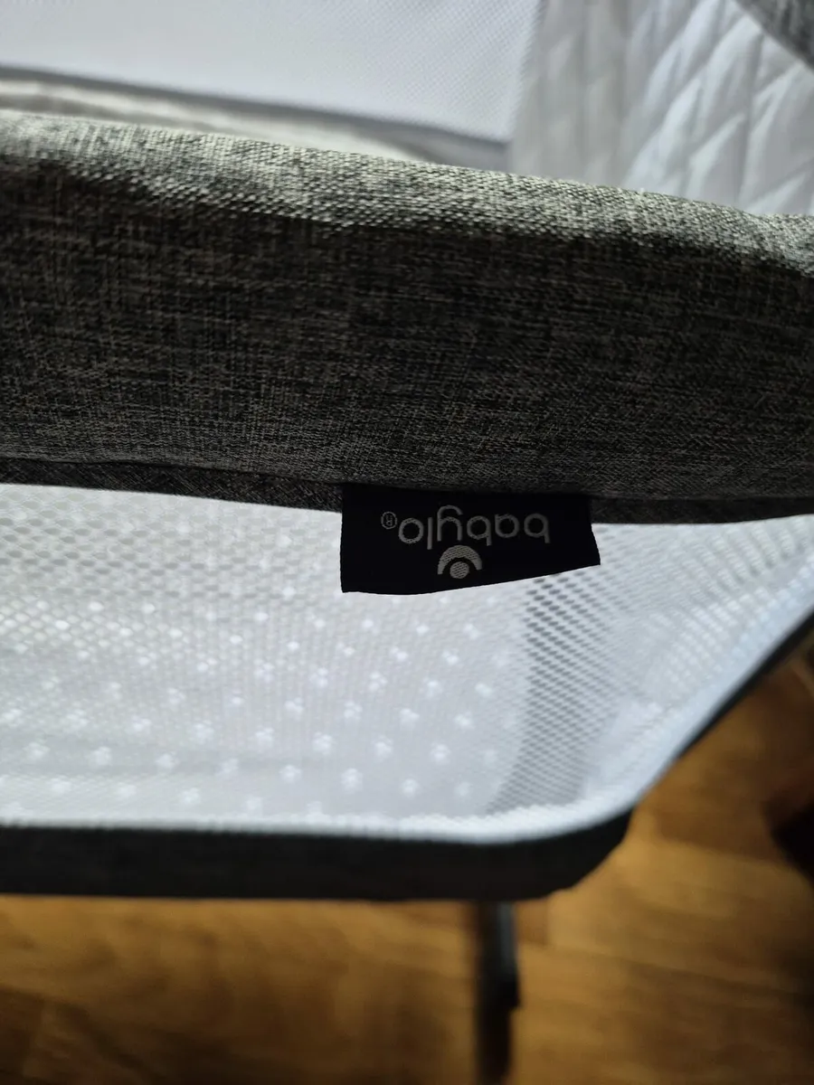 Co-sleeper - Image 4