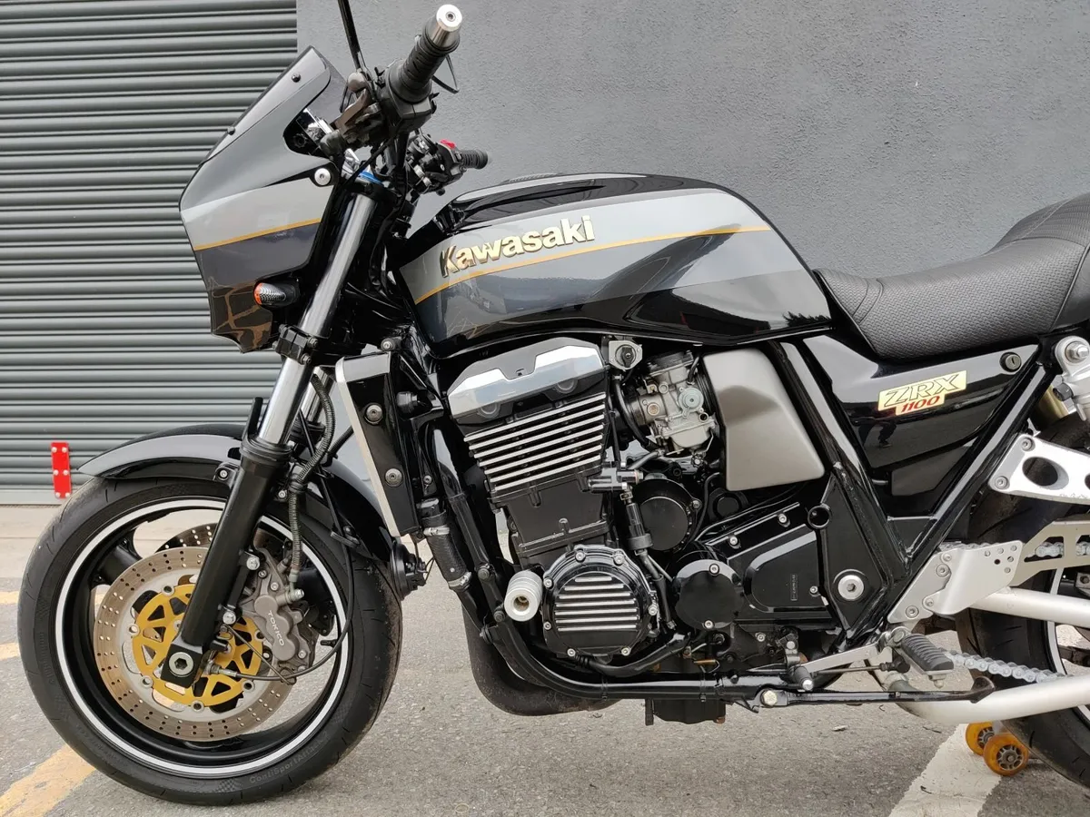 Kawasaki ZRX 1100 Mint Condition Muscle Bike - Image 1