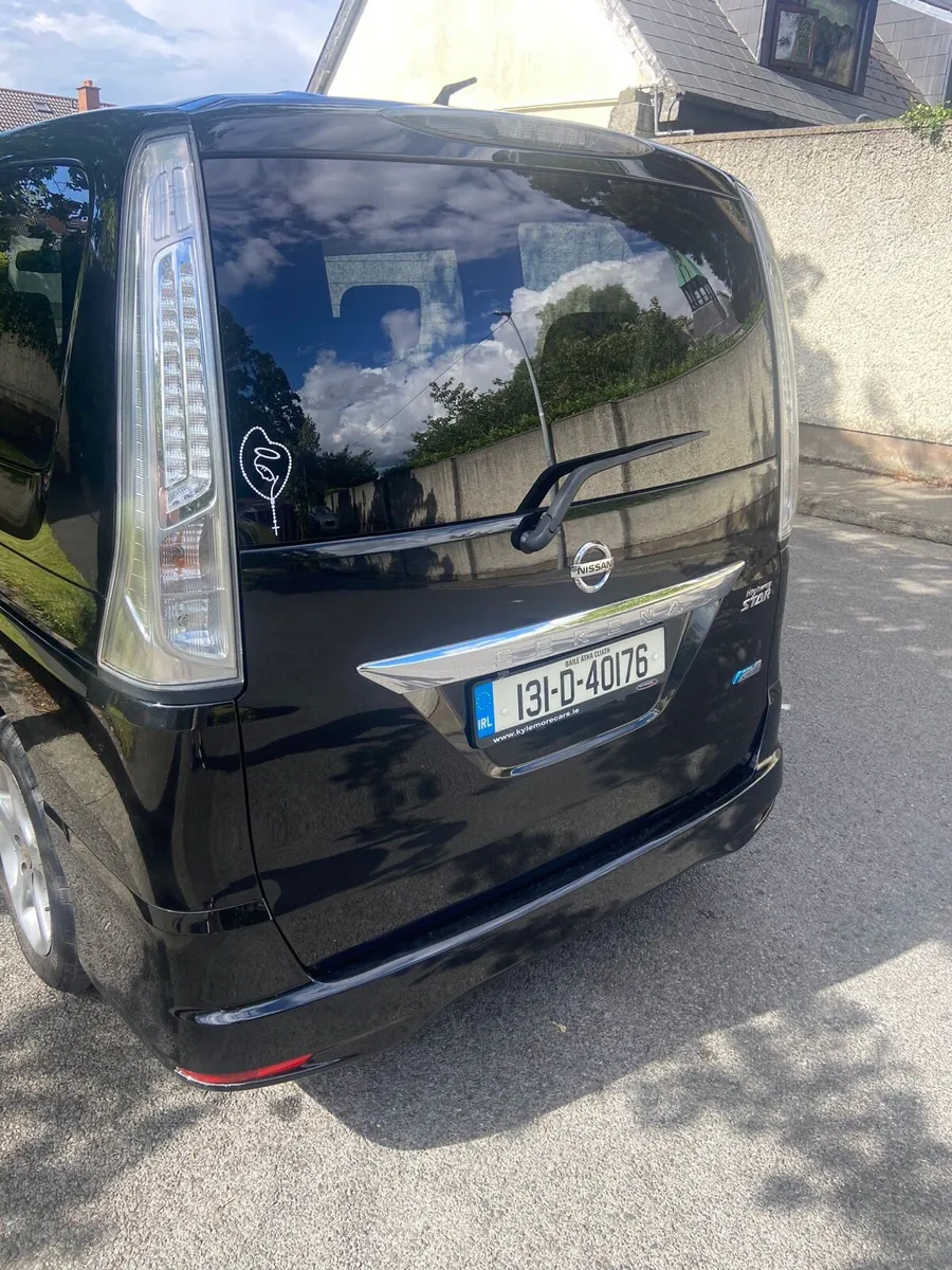 Nissan Serena - Image 4
