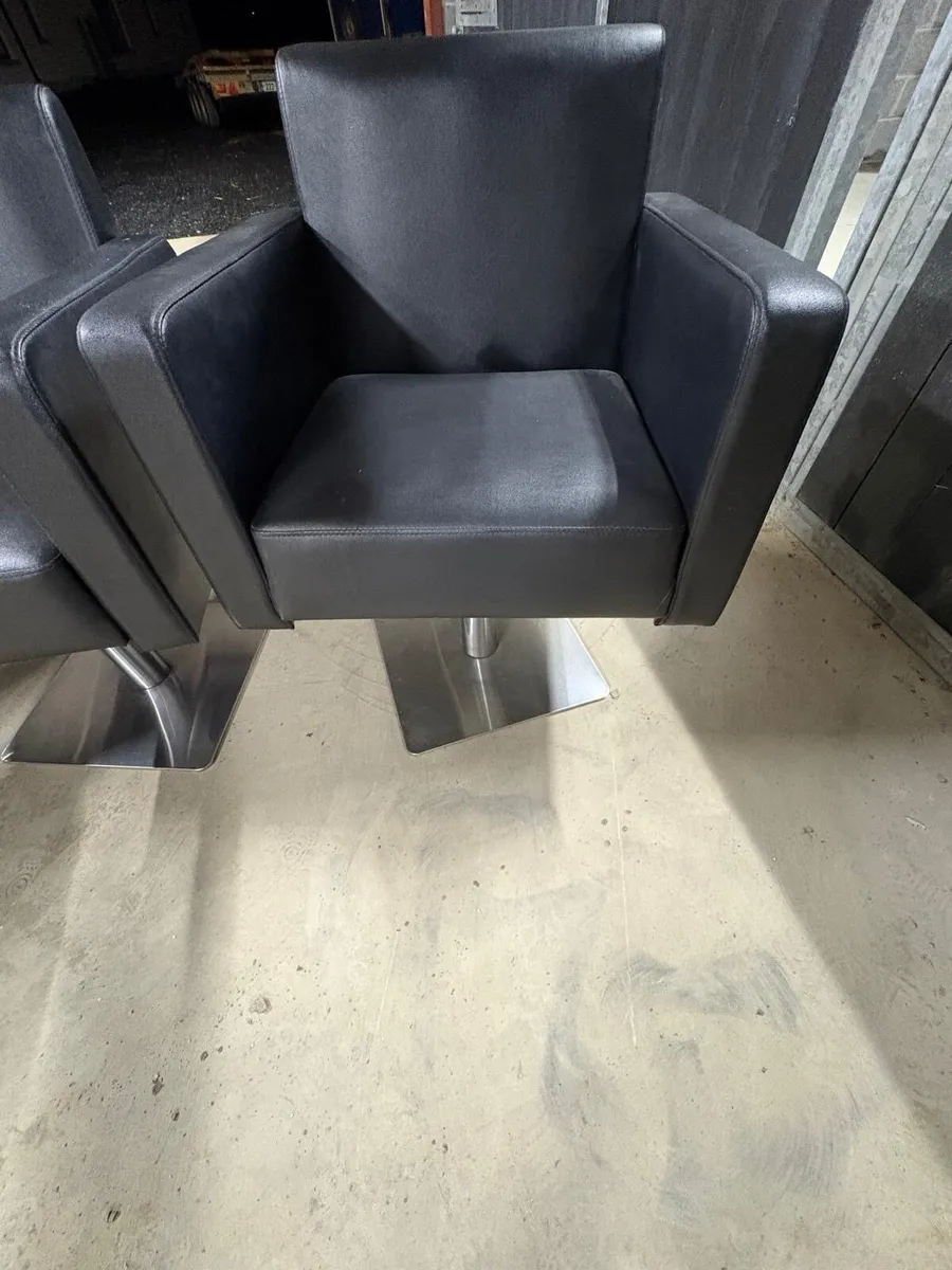 Salon chairs - Image 1