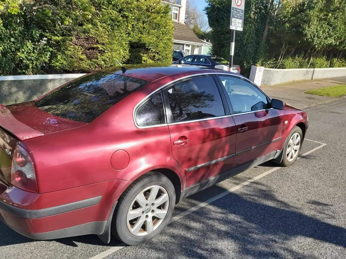 Volkswagen Passat 2003 - Image 3