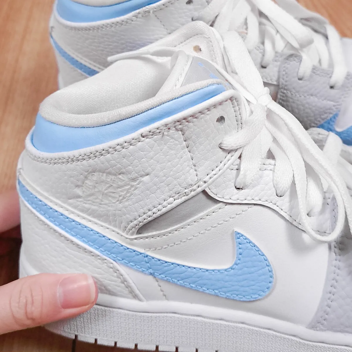 Nike Air Jordan 1 Mid White Blue Sneakers 4.5UK - Image 2