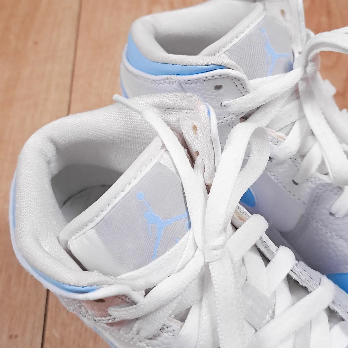 Nike Air Jordan 1 Mid White Blue Sneakers 4.5UK - Image 3
