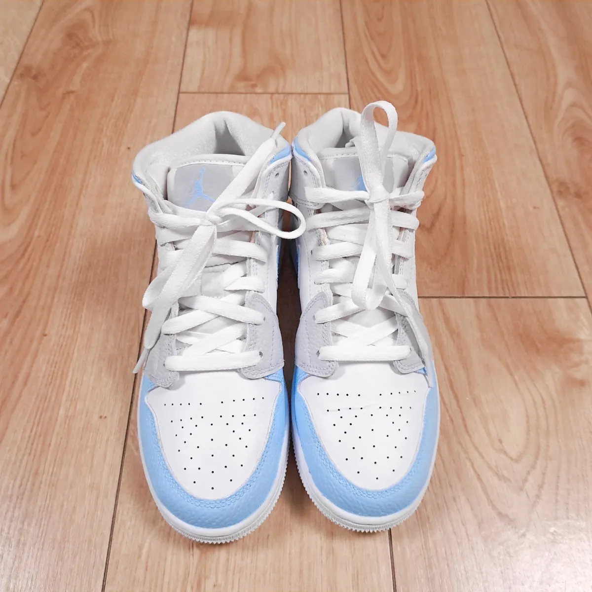 Nike Air Jordan 1 Mid White Blue Sneakers 4.5UK - Image 4