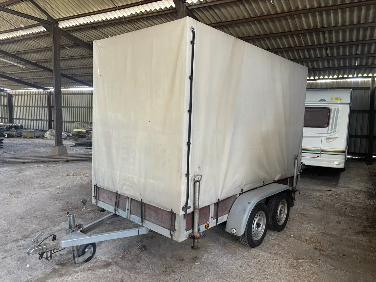 Trailer - Image 1