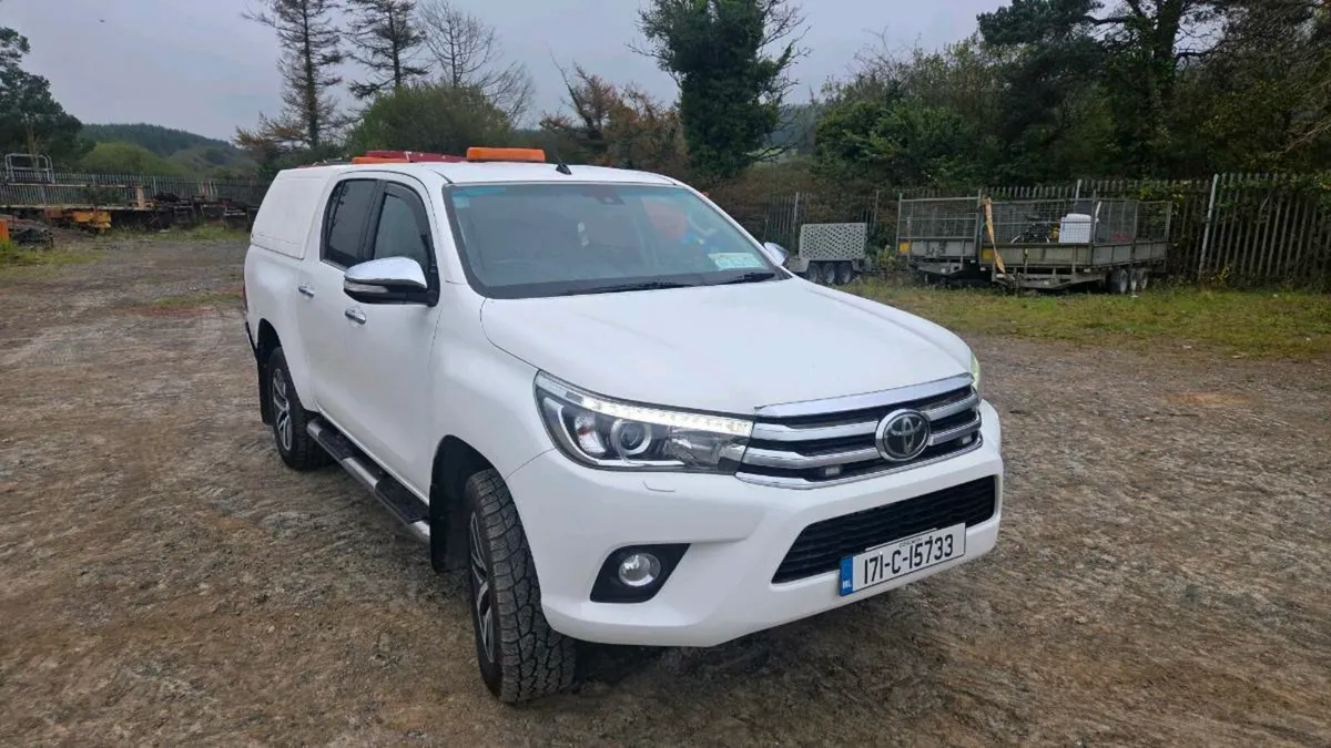 2017 Toyota Hilux Invincible Manual - Image 1