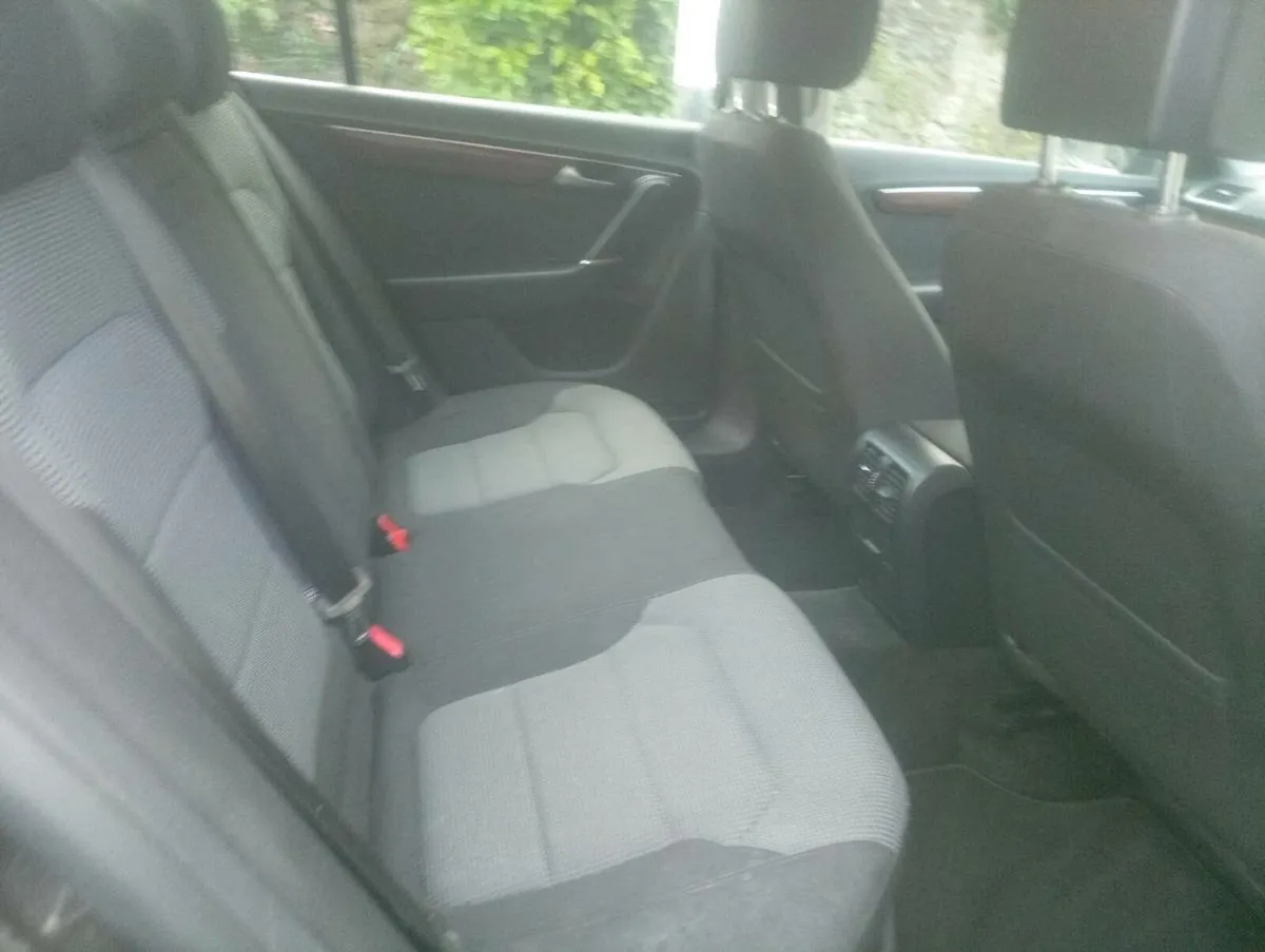 Volkswagen Passat - Image 2