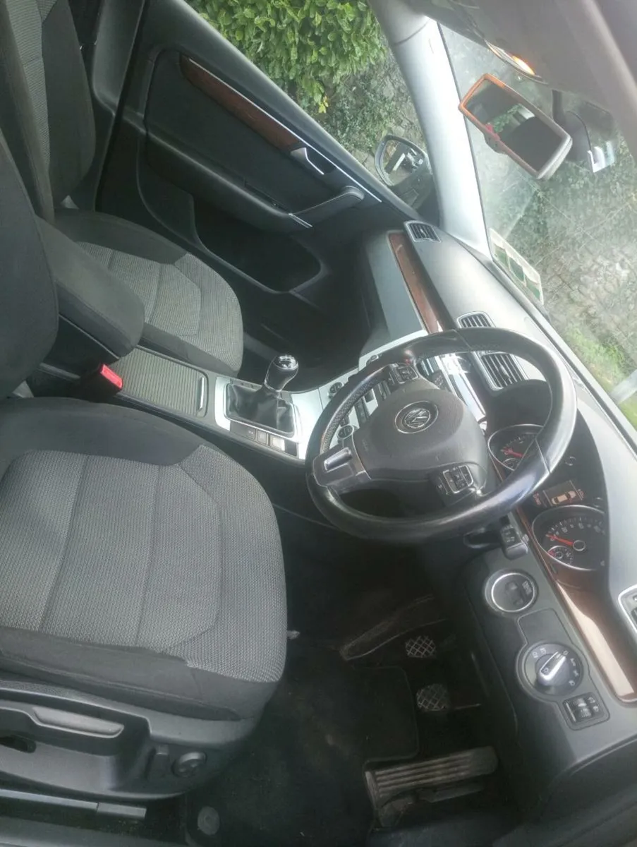 Volkswagen Passat - Image 4