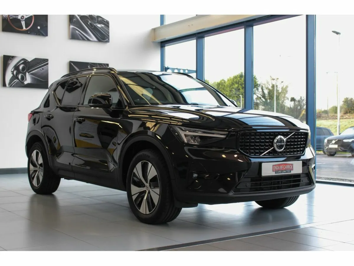 Volvo XC40 T4 PLUS DARK RECHARGE - Image 3