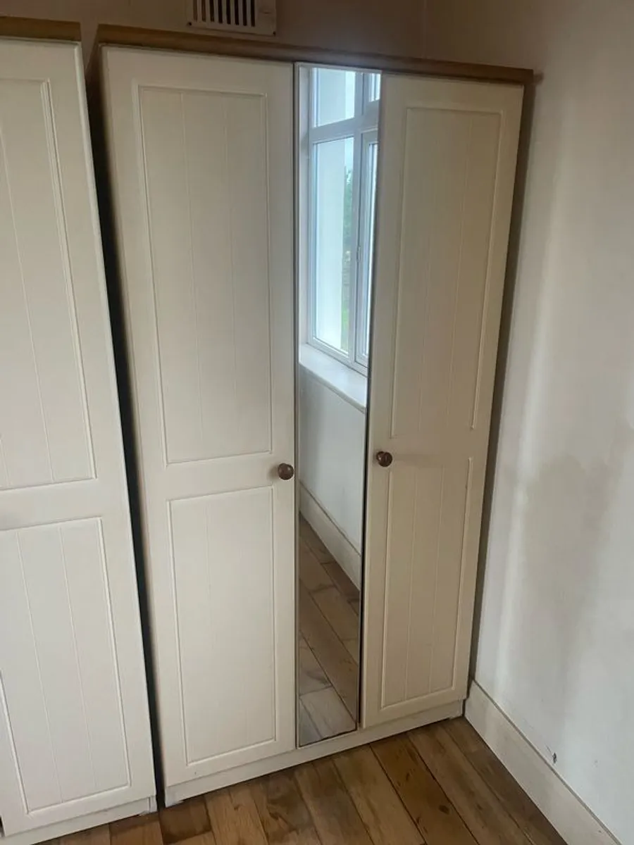 wardrobes - Image 1