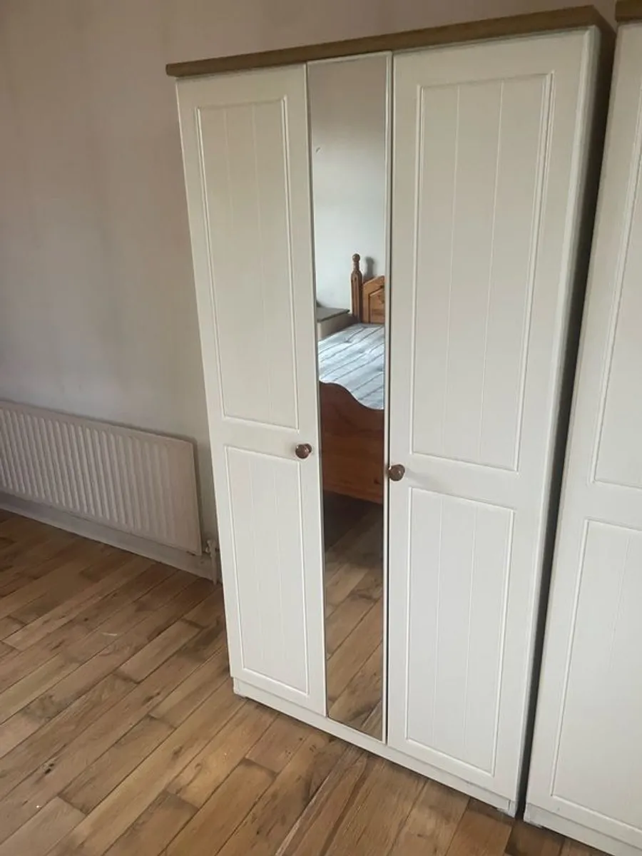wardrobes - Image 2