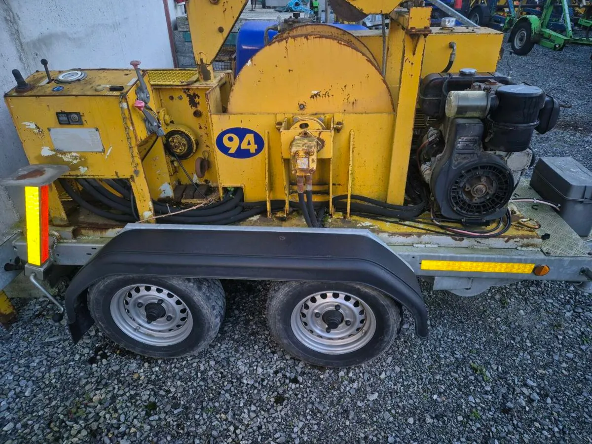 Under ground winch - Image 1