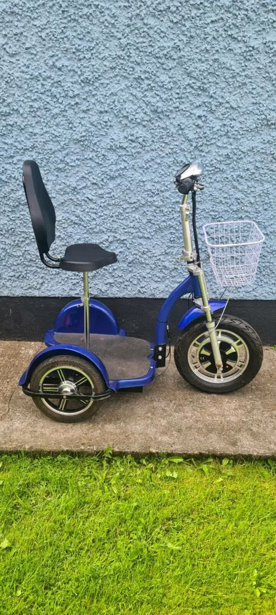 3 wheeñ mobility scooter - Image 1