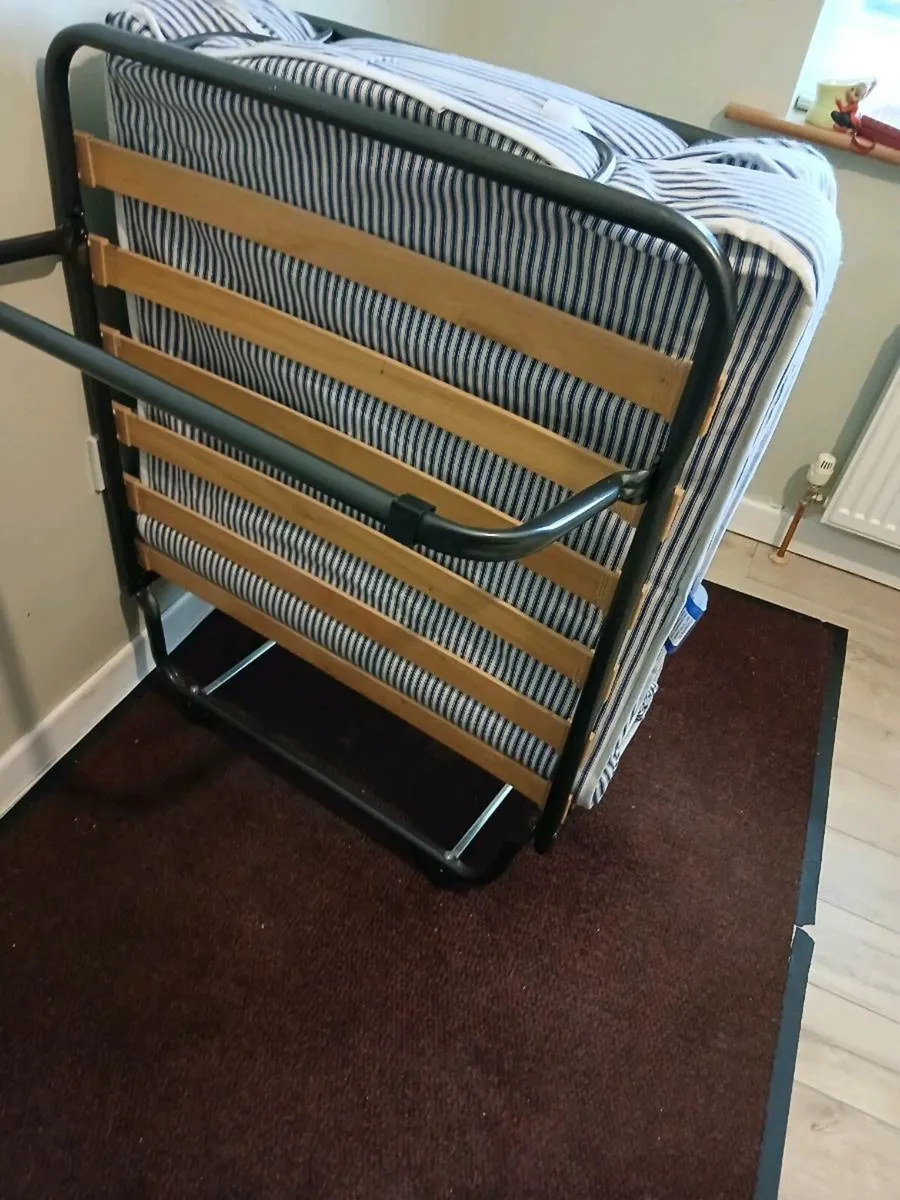 Fold away bed - Image 4