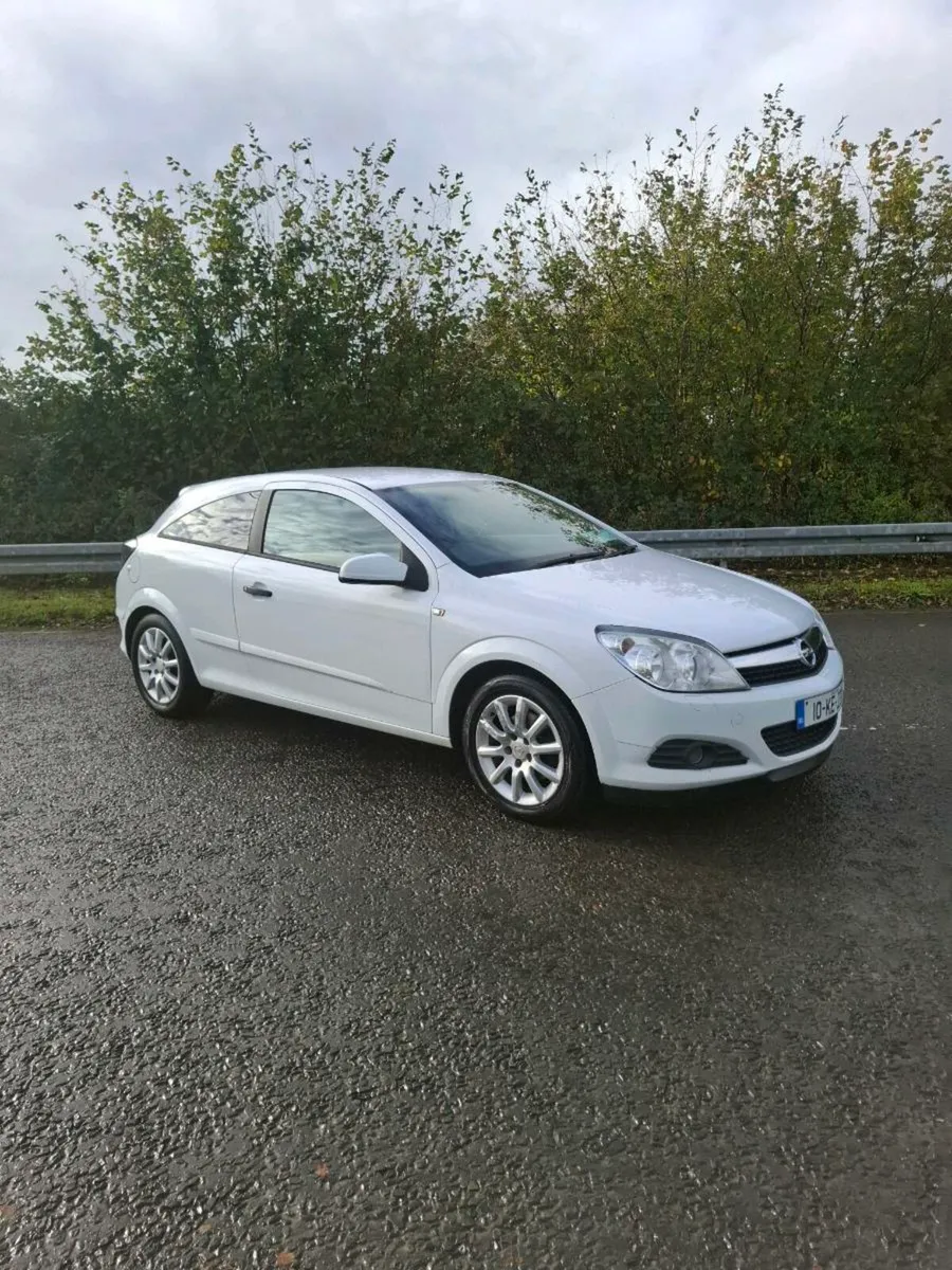 2010 astra van - Image 1