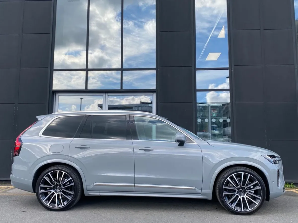 Volvo XC90 T8 Ultra AWD Auto (PHEV) - Image 4