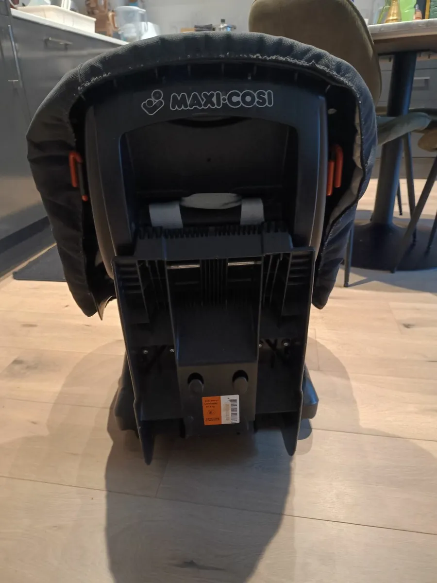 Child seat - Image 2