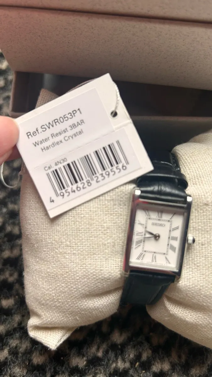 Authentic SEIKO watch *brand new *never worn - Image 2
