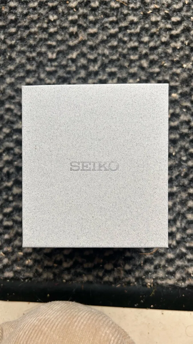Authentic SEIKO watch *brand new *never worn - Image 4