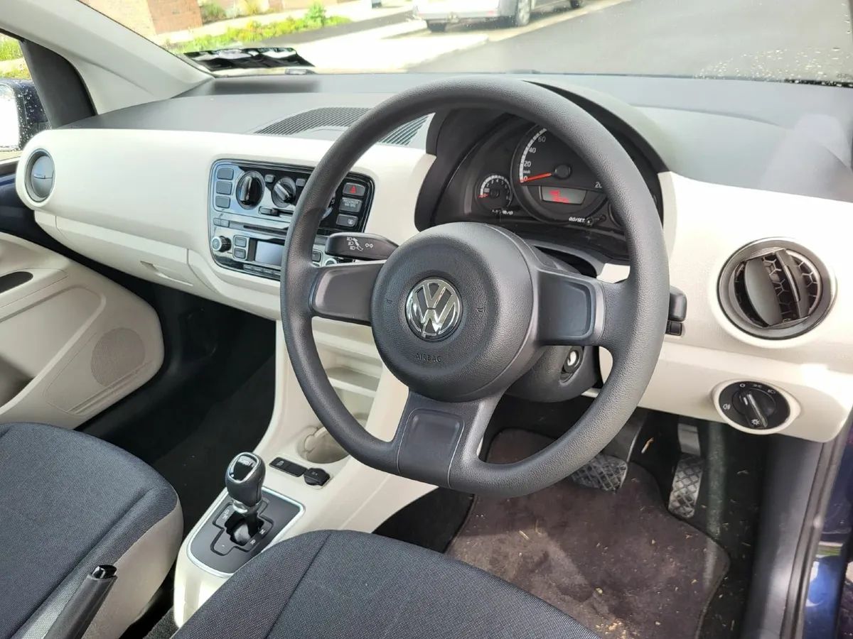 Automatic Volkswagen UP 2013 - Image 4