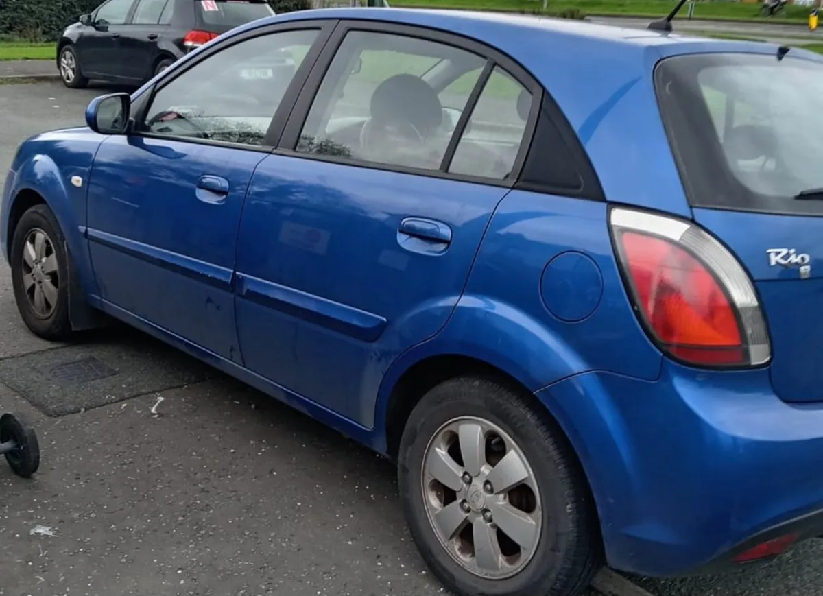 Kia Rio 2011 - Image 1