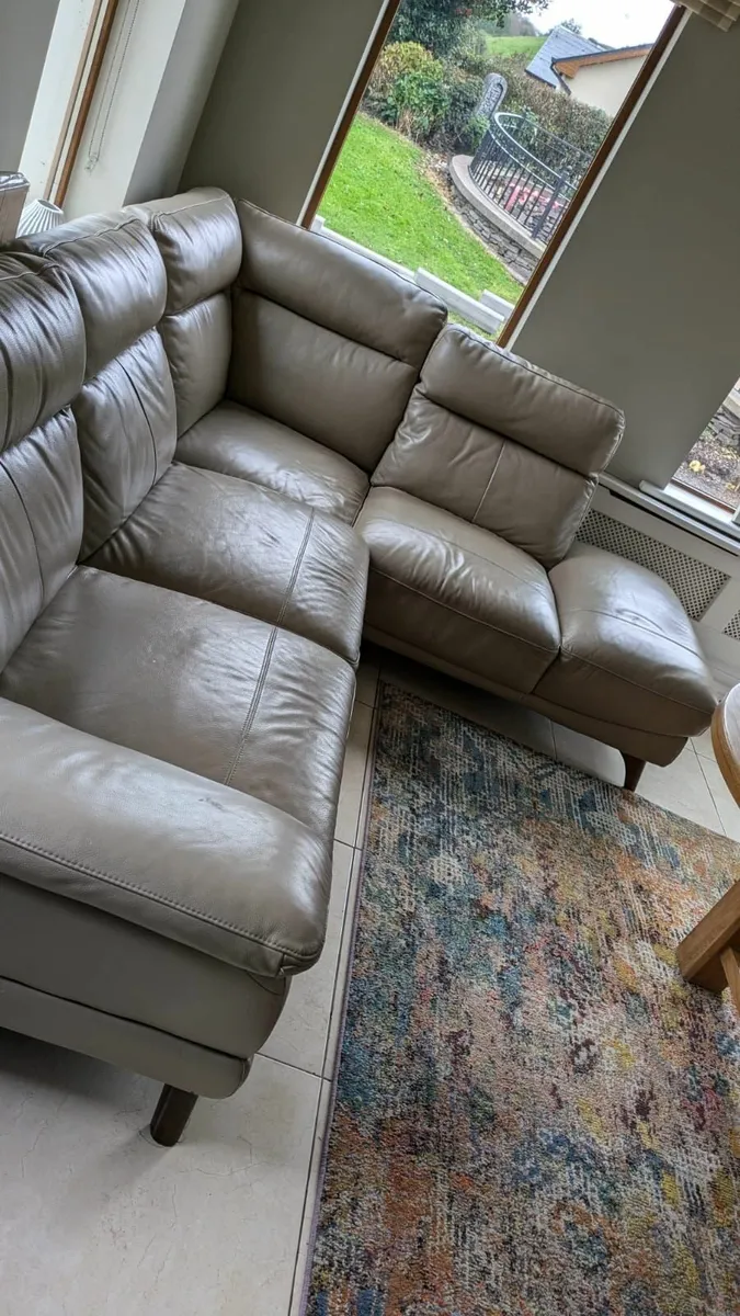 Couch - Image 2
