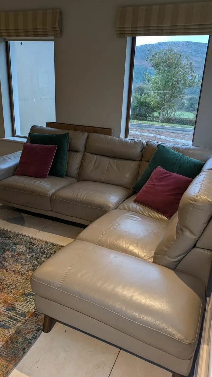 Couch - Image 3