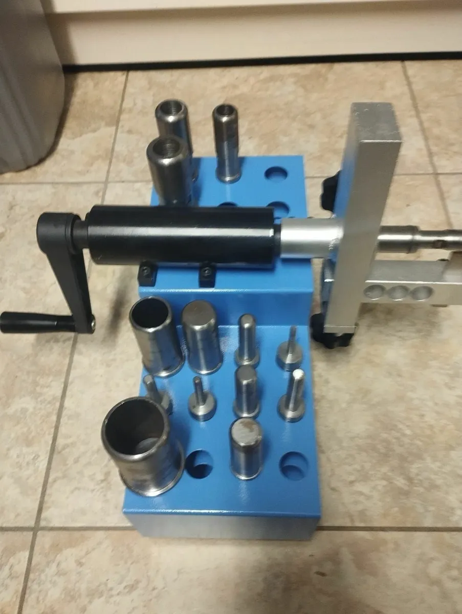 Hydraulic Rubber Hose Skiving Tool - Image 2